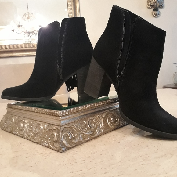 Arturo Chiang Shoes - Suede fringe Ankle Boots